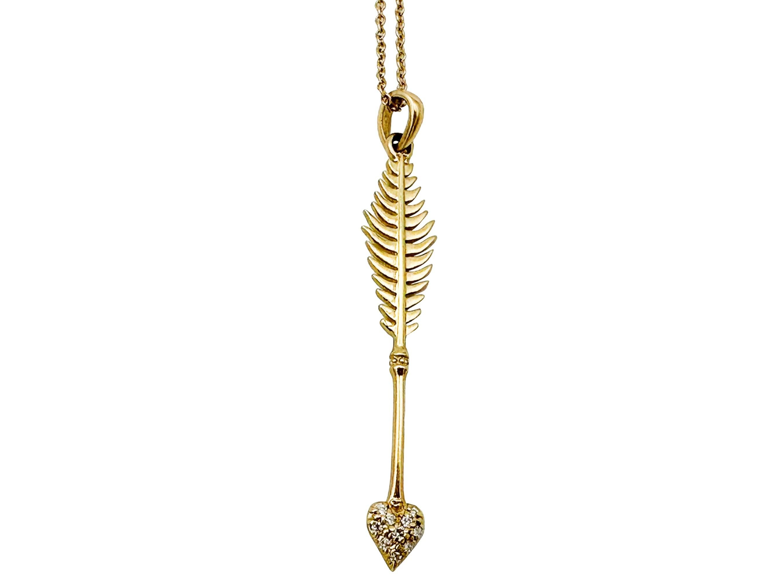 Contemporary Mizuki Diamond 14K Yellow Gold Heart Feather Arrow Pendant Necklace For Sale