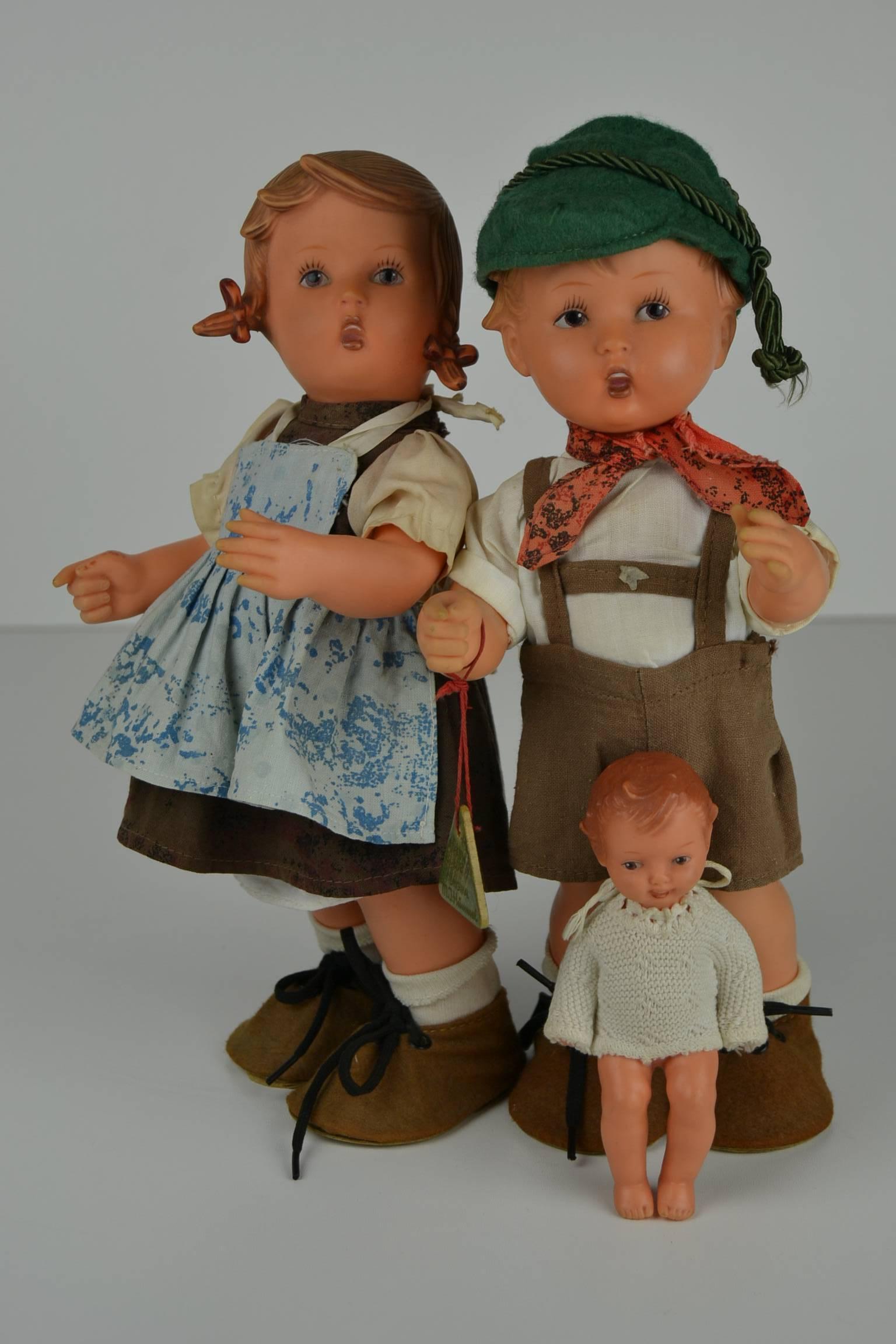 Large Hümmel Goebel Rubber Dolls with Labels, Western Germany For Sale 13