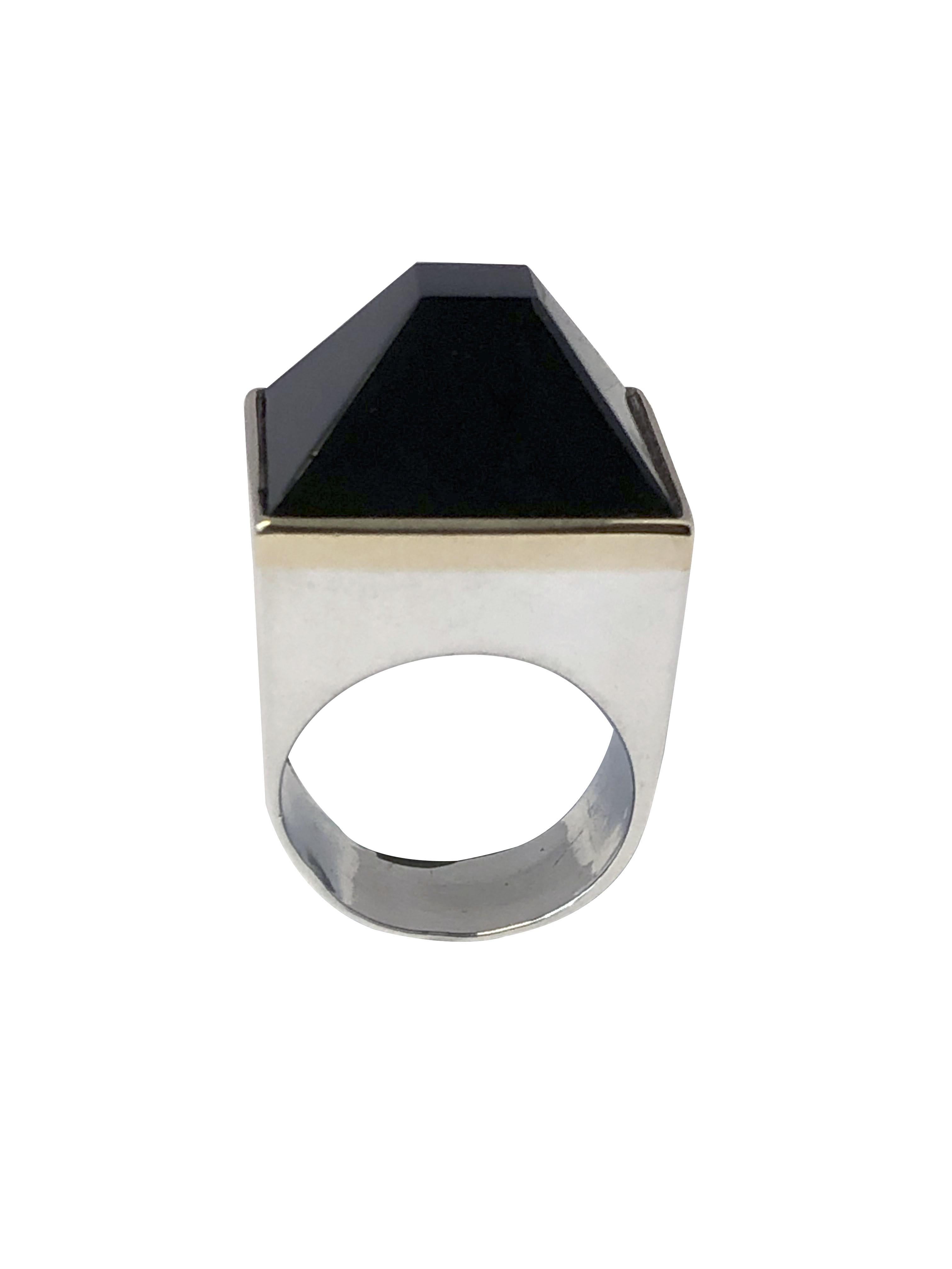 M&J Savitt Pyramidenring aus Sterlingsilber und Onyx im Art-déco-Stil von M&J Savitt (Art déco)