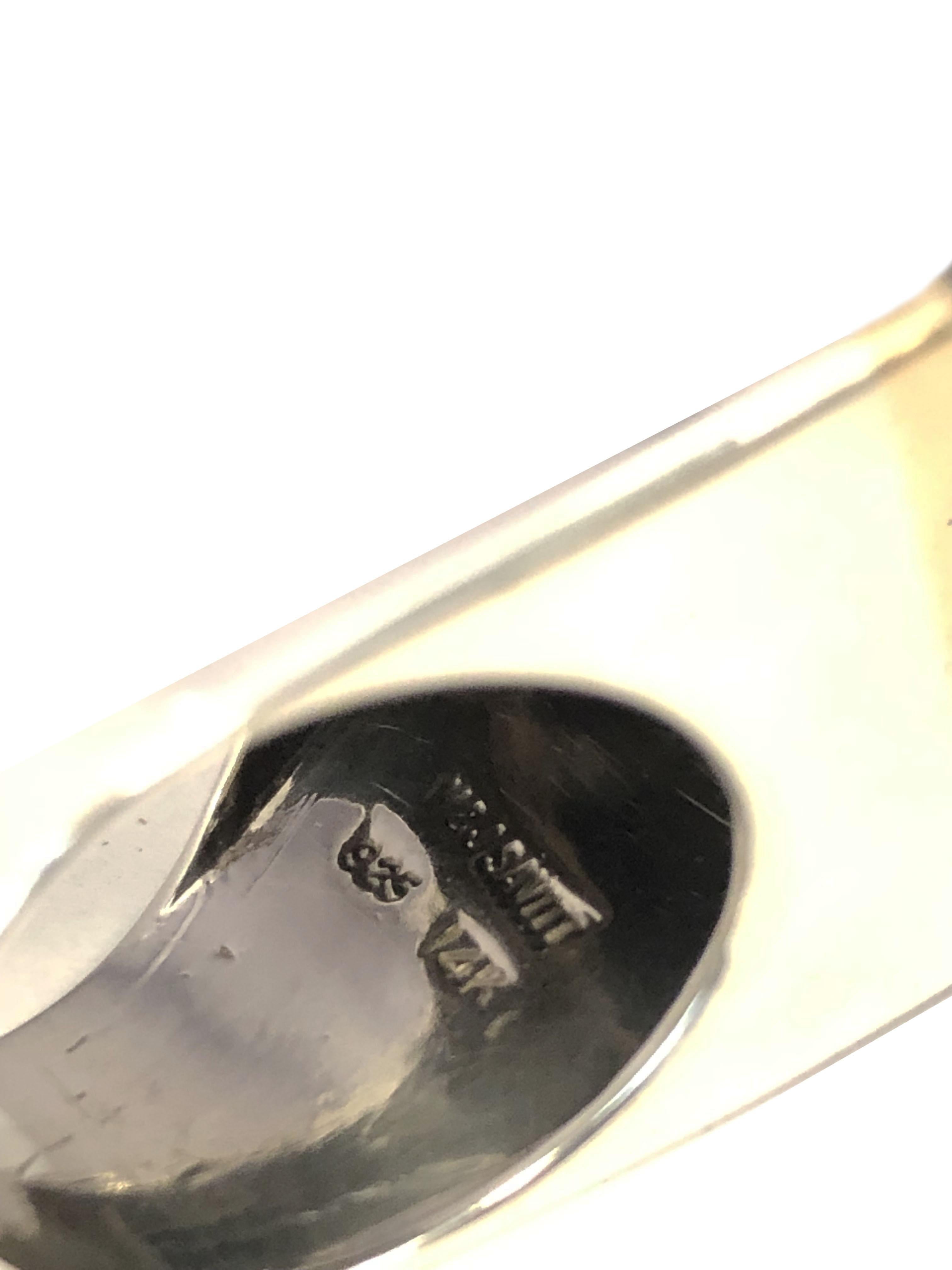 M&J Savitt Pyramidenring aus Sterlingsilber und Onyx im Art-déco-Stil von M&J Savitt im Zustand „Hervorragend“ in Chicago, IL