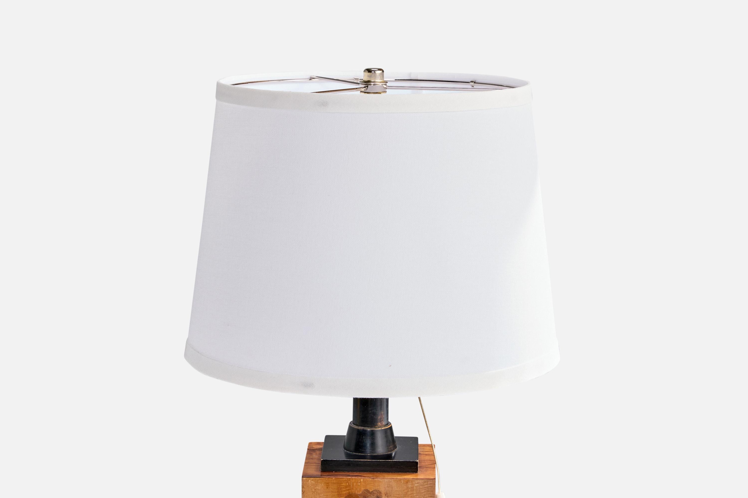 Mjölby Intarsia Attribution, Tischlampe, Holz, Bakelit, Schweden, 1940er Jahre im Zustand „Gut“ im Angebot in High Point, NC