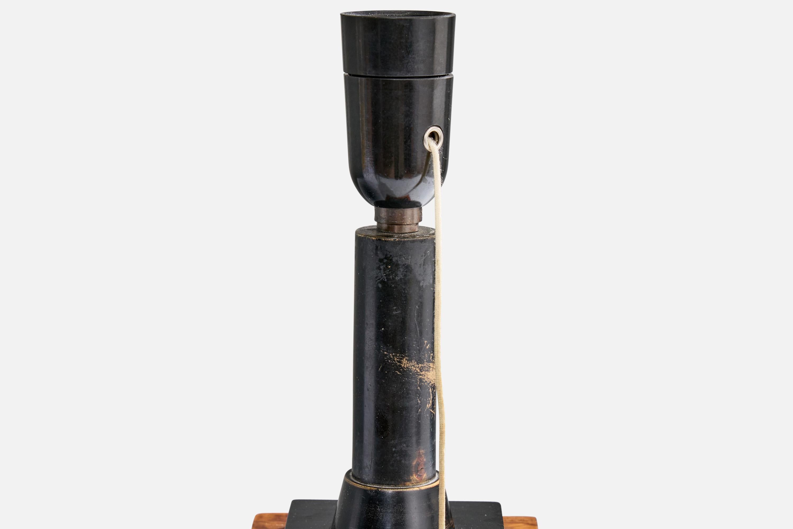 Mjölby Intarsia Attribution, Tischlampe, Holz, Bakelit, Schweden, 1940er Jahre (Mitte des 20. Jahrhunderts) im Angebot
