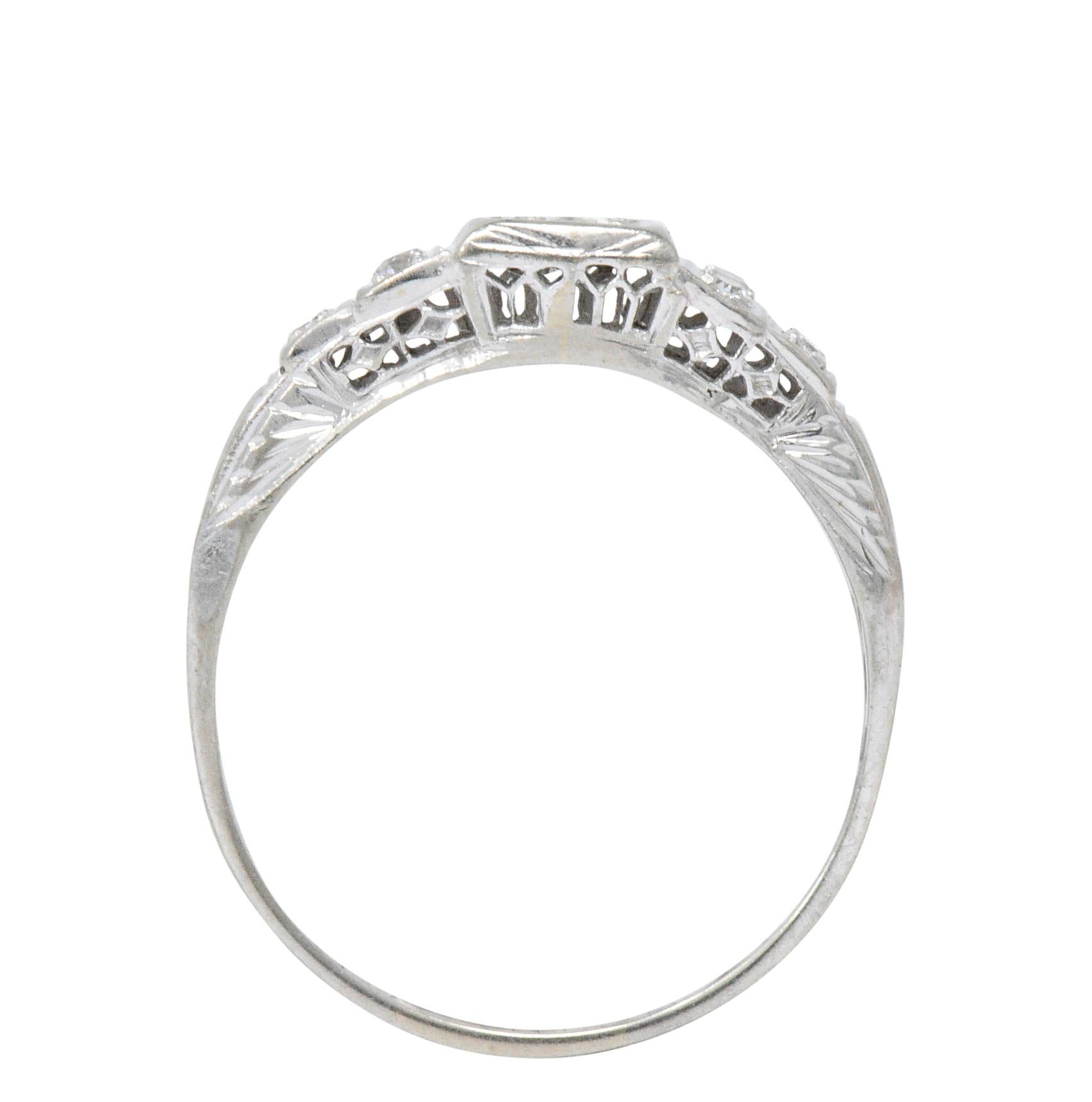 MK Edwardian Diamond 18 Karat White Gold Antique Engagement Ring In Excellent Condition In Philadelphia, PA