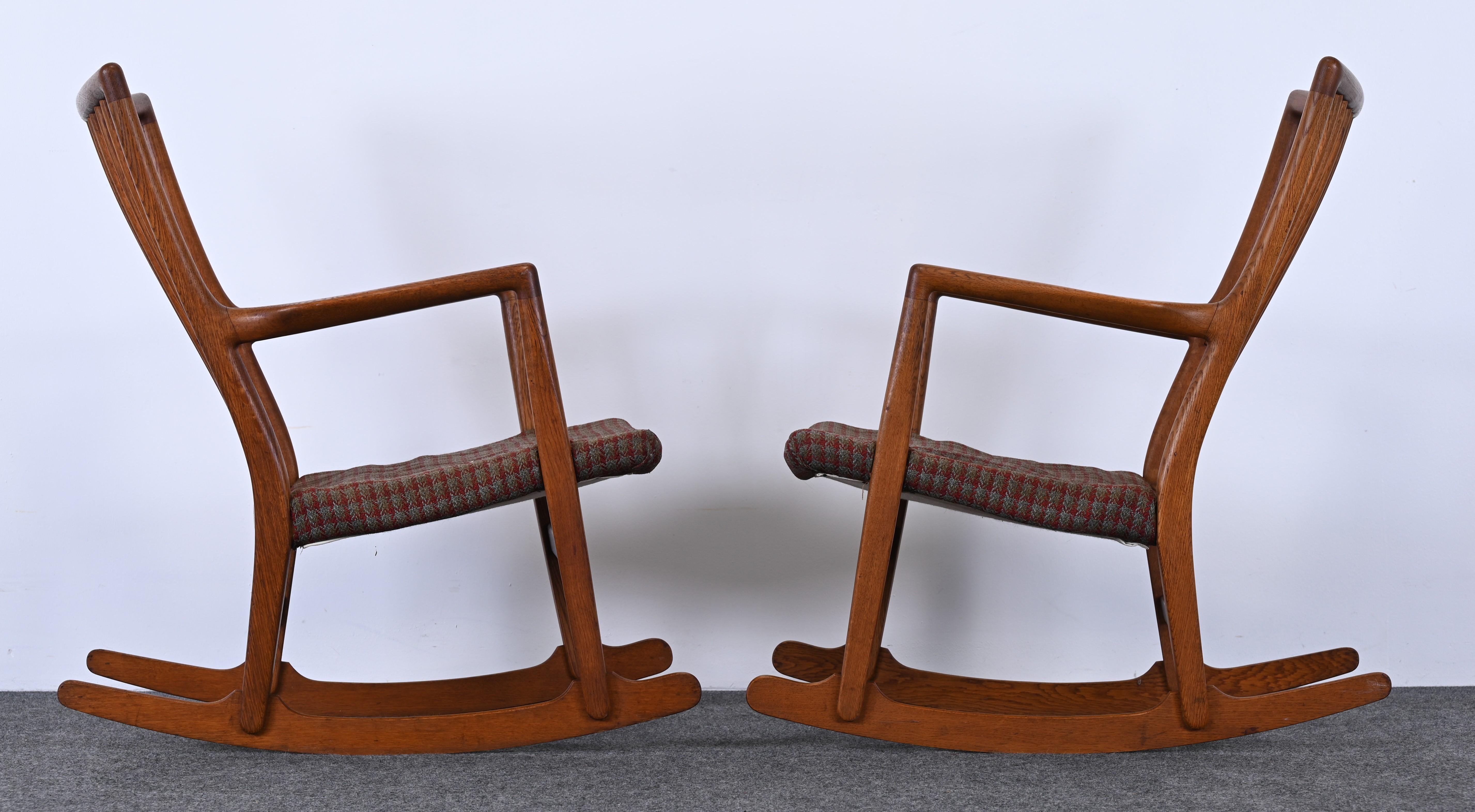 ML-33 Rocking Chair by Hans Wegner, 1940s For Sale 3