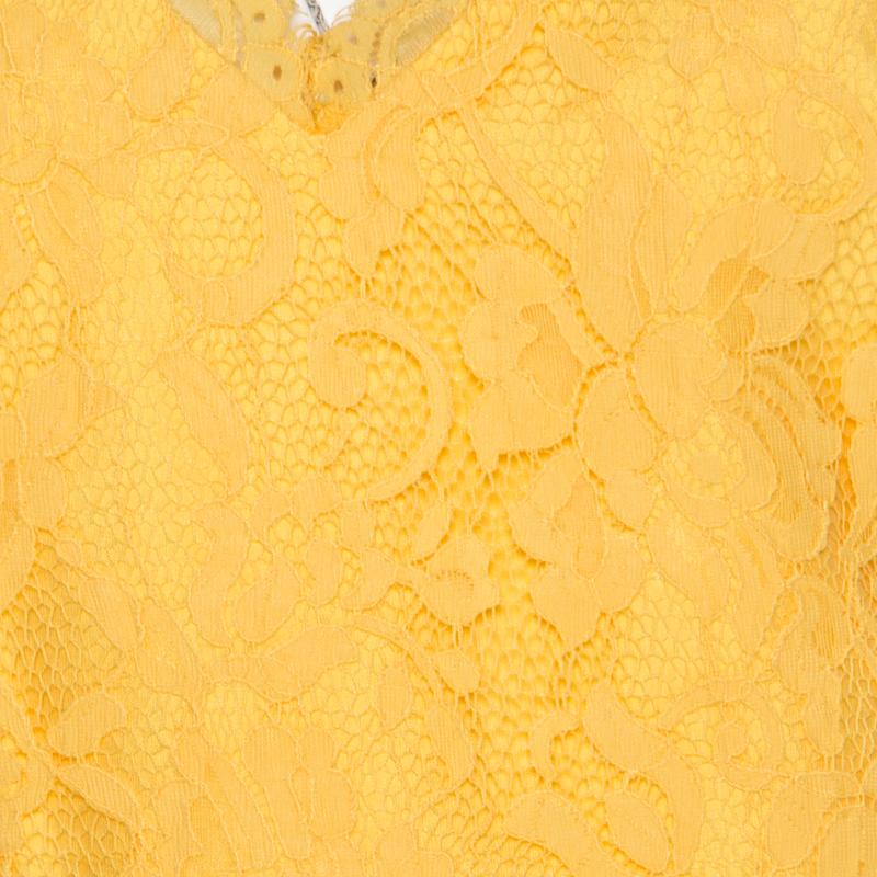 ML By Monique Lhuillier Yellow Floral Lace Scalloped Trim Detail V-Neck Dress M In Excellent Condition In Dubai, Al Qouz 2