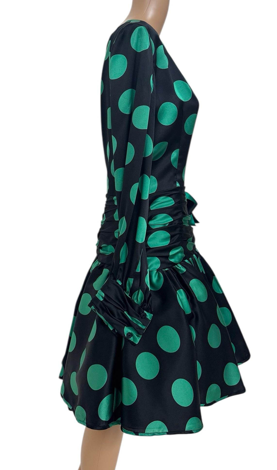 ML Couture Italian Silk Polka Dot Dress in Emerald Green and Black In condizioni buone in vendita a Milano, IT