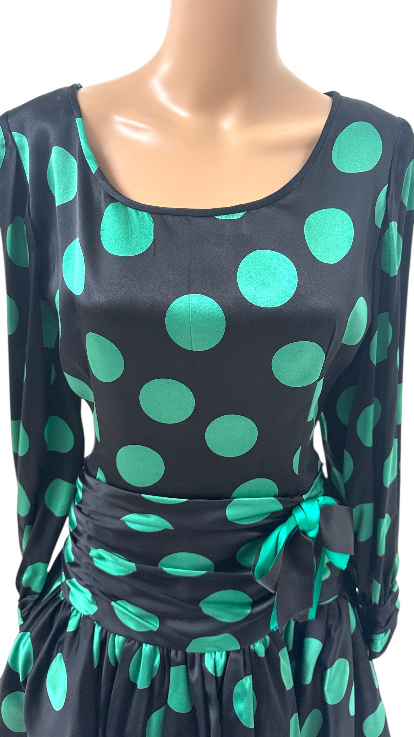 ML Couture Italian Silk Polka Dot Dress in Emerald Green and Black in vendita 2