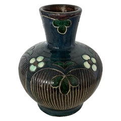 Møller & Bøgely (1917-1920) : Vase en c�éramique Art nouveau avec motif floral, Danemark