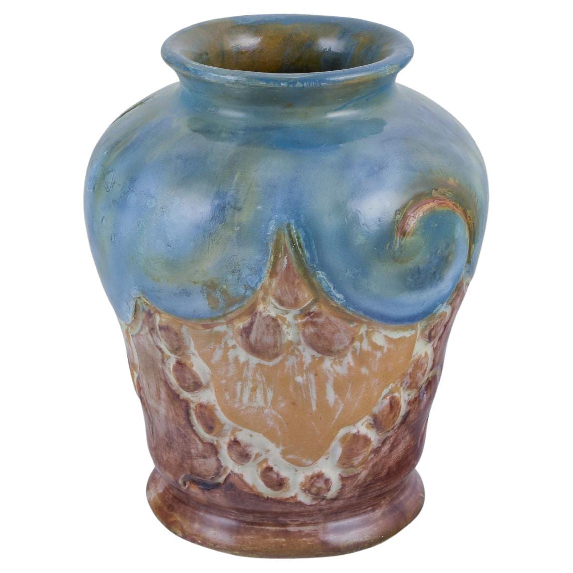 Møller & Bøgely. Unique vase Art Nouveau en céramique émaillée. 1917-1920.