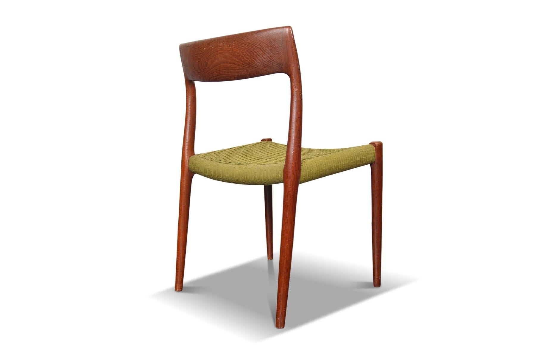 20th Century Møller Model 77 Dining Chair In Teak With Original Woven Wool Seat For Sale