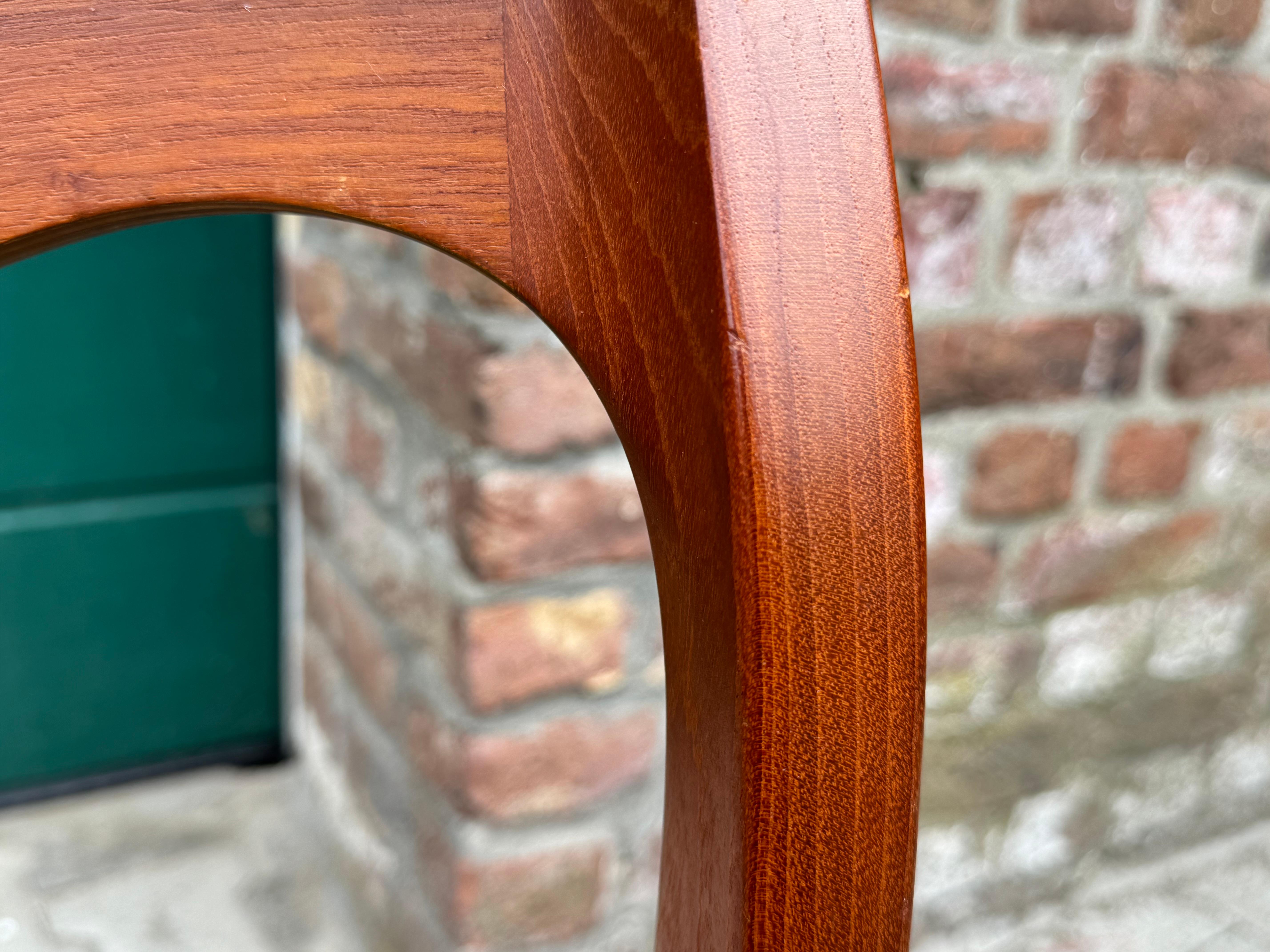 Møller No. 77 Teak Chair with Danish Cord Seat, Mid-Century Scandinavian Design For Sale 4