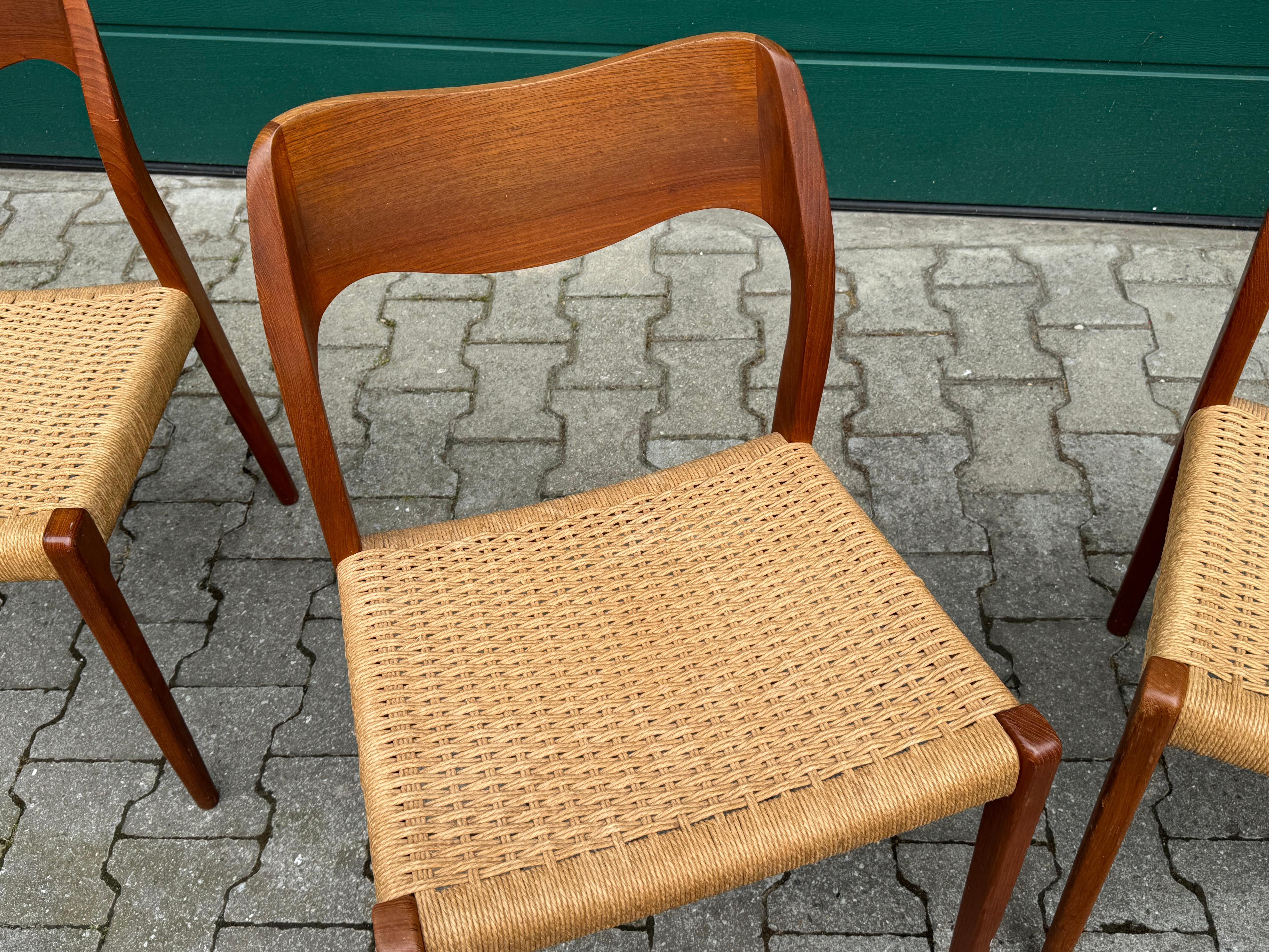 Møller No. 77 Teak Chair with Danish Cord Seat, Mid-Century Scandinavian Design In Good Condition For Sale In Alsdorf, NW