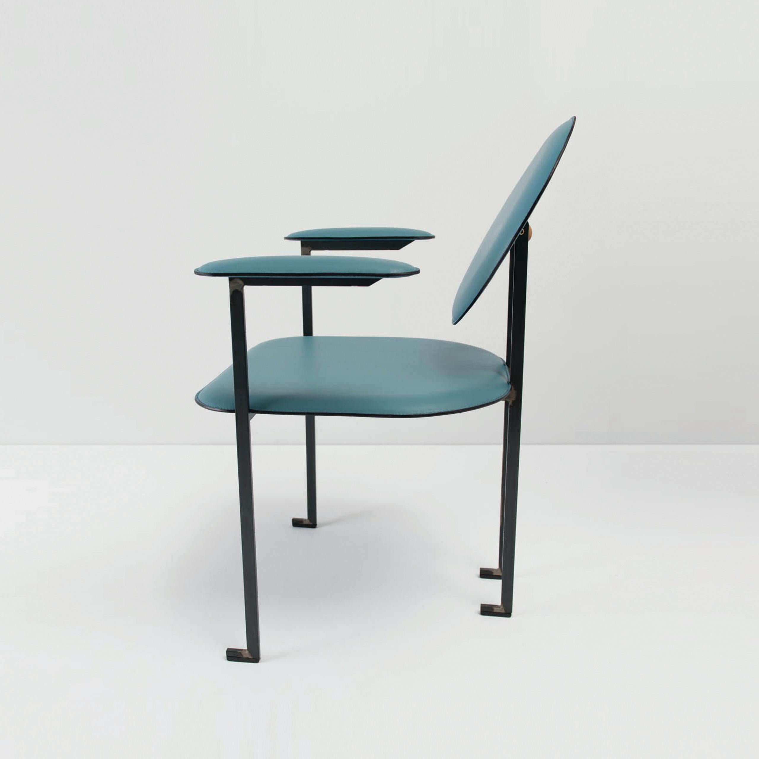 Italian mm3 Armchair, Tilting Backrest, Off-White Leather and Iron Frame by Mario Milana For Sale