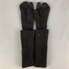 MM6 MAISON MARGIELA Black Knitted Wool Blend Long Tabi Gloves