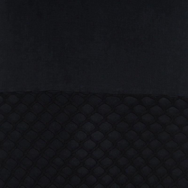 Maison Margiela - Robe midi surdimensionnée noire à empiècements en maille superposée MM6, taille XS Bon état - En vente à Dubai, Al Qouz 2