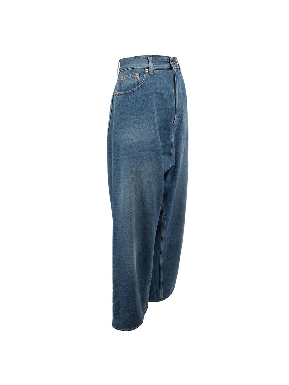 CONDITION is Very good. Hardly any visible wear to jeans is evident on this used MM6 Maison Margiela designer resale item.



Details


Blue

Denim

Loose fit wide leg jeans

Drop crotch

Cropped length

High rise

Front zip closure with