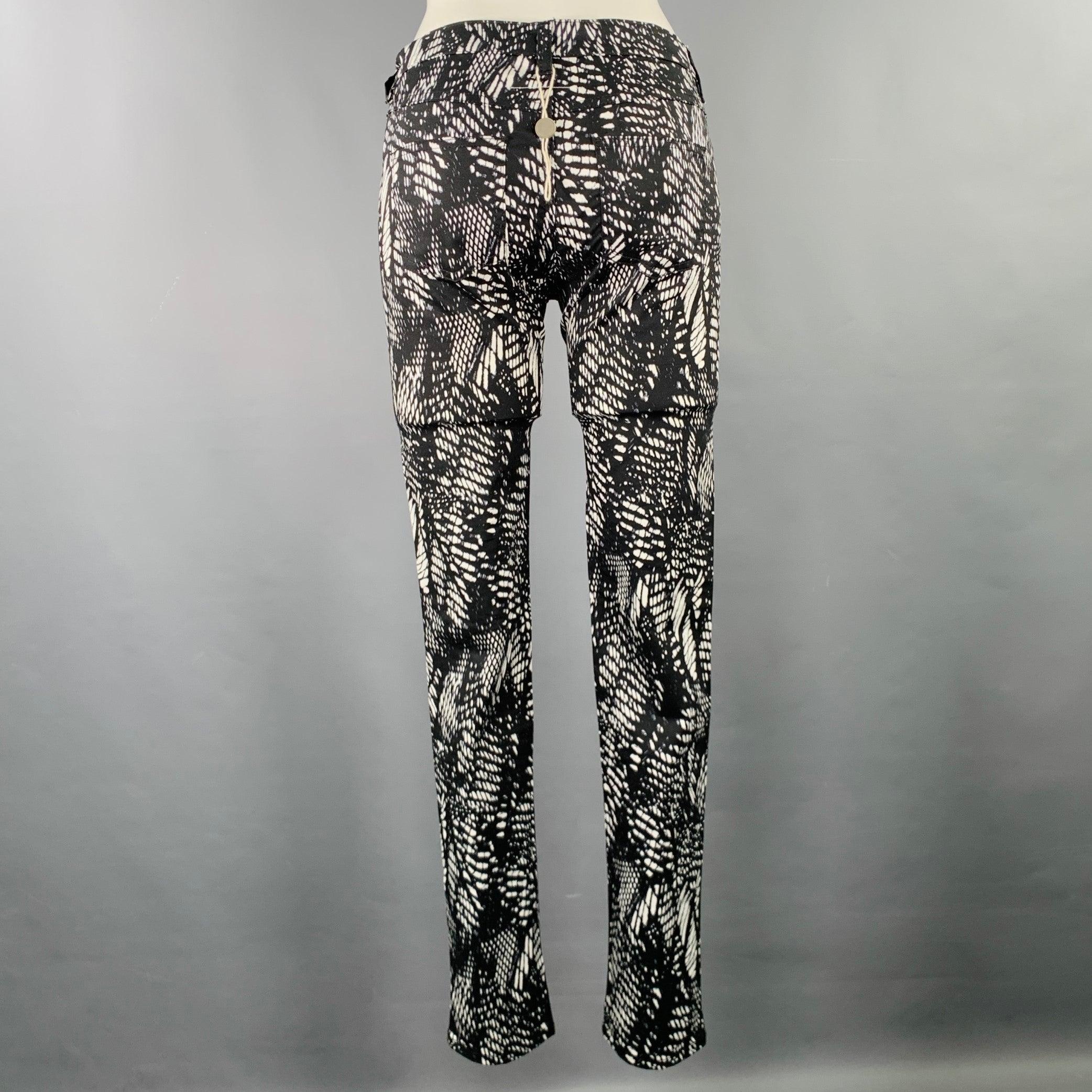 MM6 MAISON MARGIELA Size 4 Black White Cotton Blend Print Casual Pants In Good Condition For Sale In San Francisco, CA