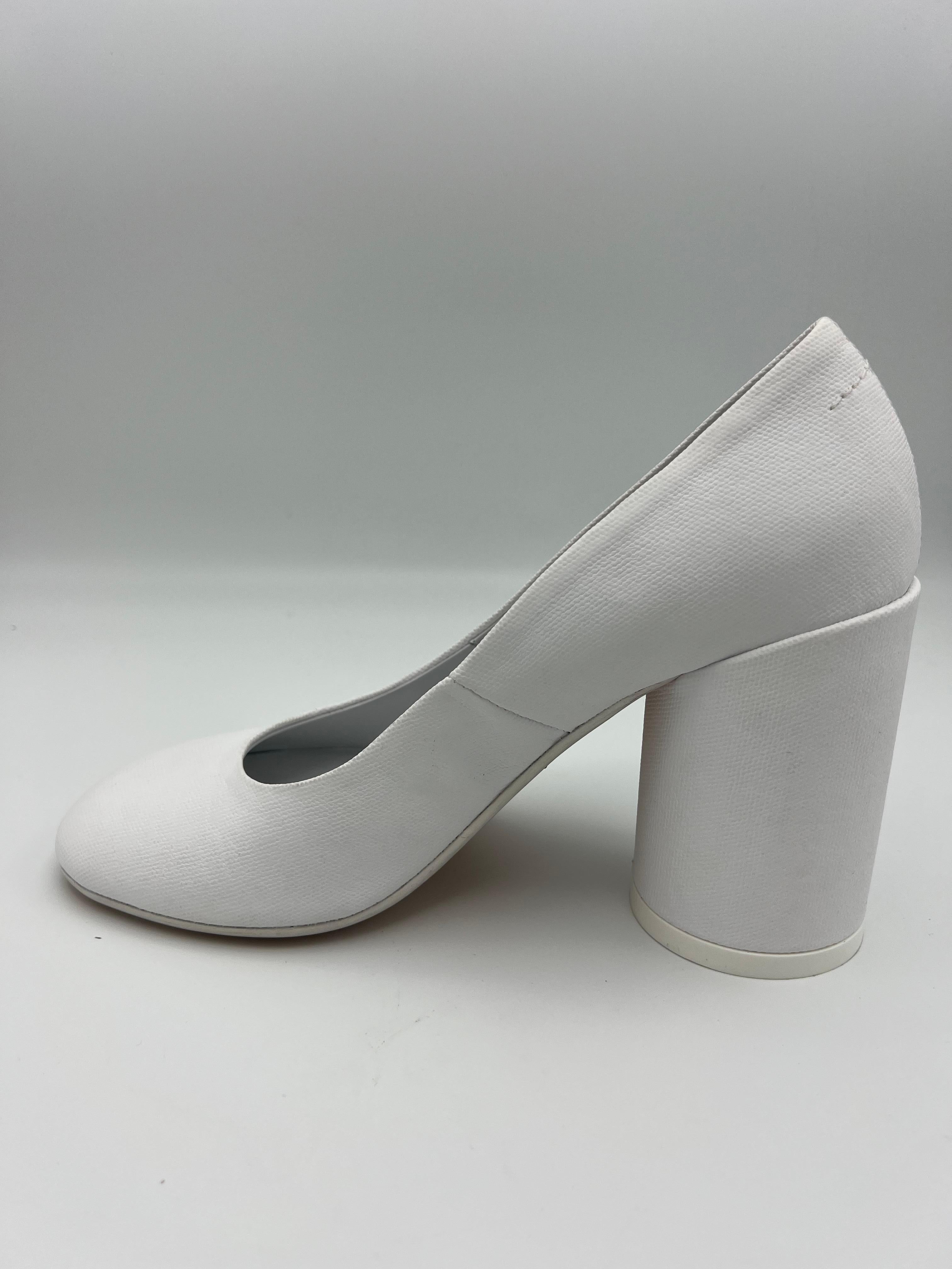 MM6 Maison Margiela White Heel Shoes, Size 38 For Sale 5