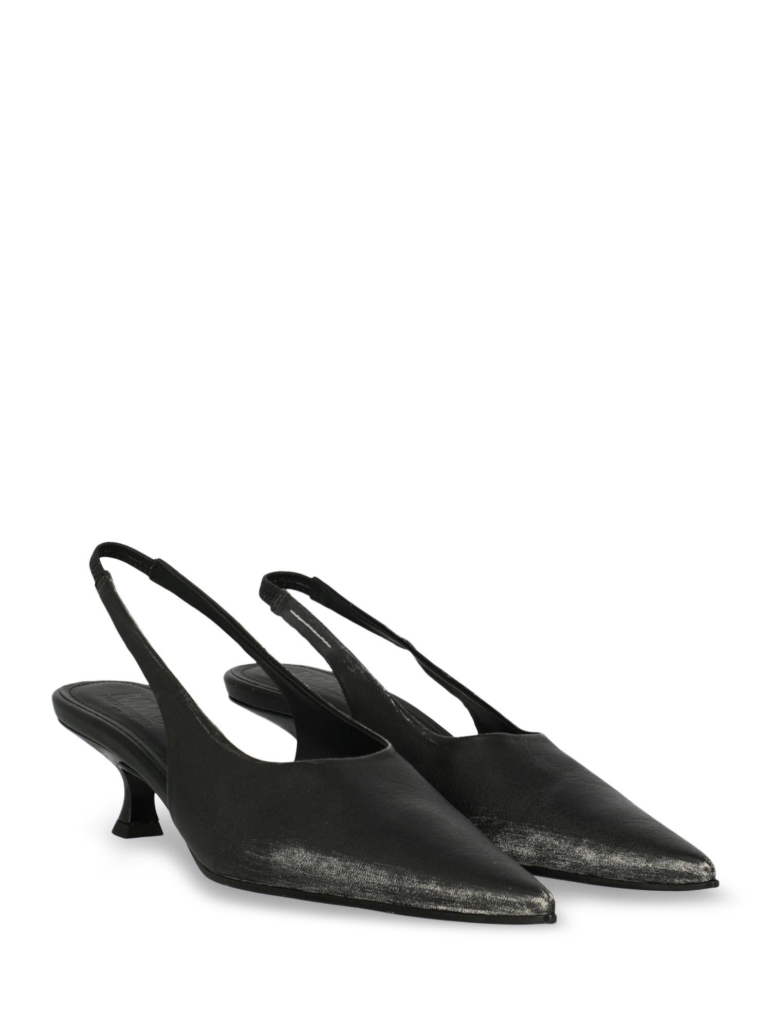 Mules, leather, solid color, aged finishing, backless design, elasticated slingback fastening, pointed toe, branded insole, tapered heel, low and flat heel. Product Condition: Excellent. Sole: negligible scratches. Upper: negligible deformation
