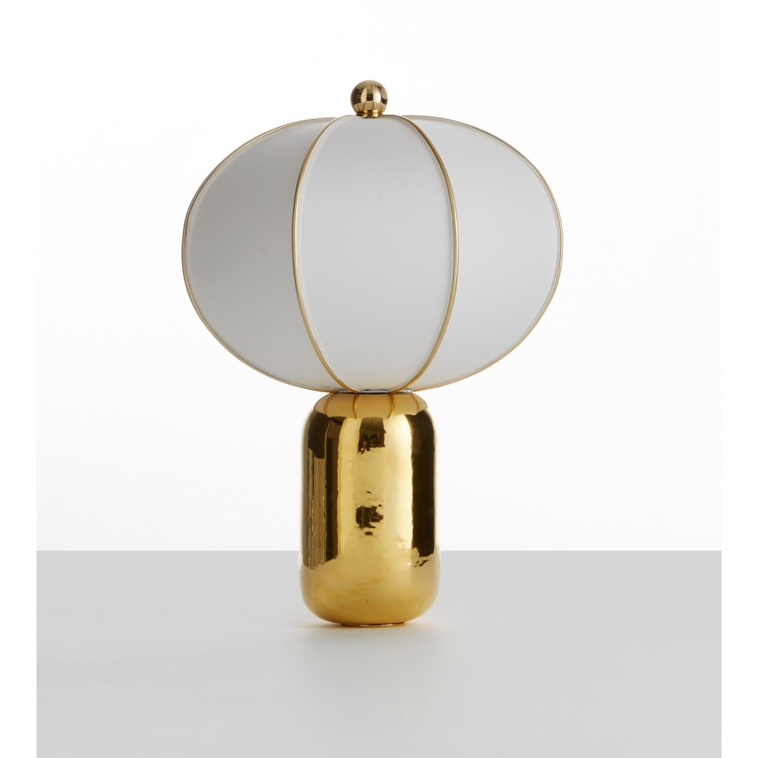 MMM Balloon Table Lamp by MM Lampadari
Dimensions: Ø 45 x H 30 cm.
Materials: Metal and fabric.

Different finishes are available. All our lamps can be wired according to each country. If sold to the USA it will be wired for the USA for instance.