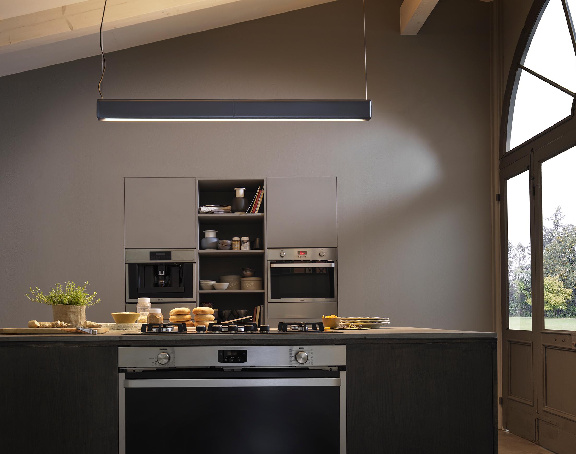 Lampada a sospensione MMM Code di MM Lampadari
Dimensioni: Ø 80 x H. 130 cm.
Materiali: PMMA bianco opalino.

Sono disponibili diverse finiture. Tutte le nostre lampade possono essere cablate a seconda del Paese. Se viene venduto negli Stati Uniti,