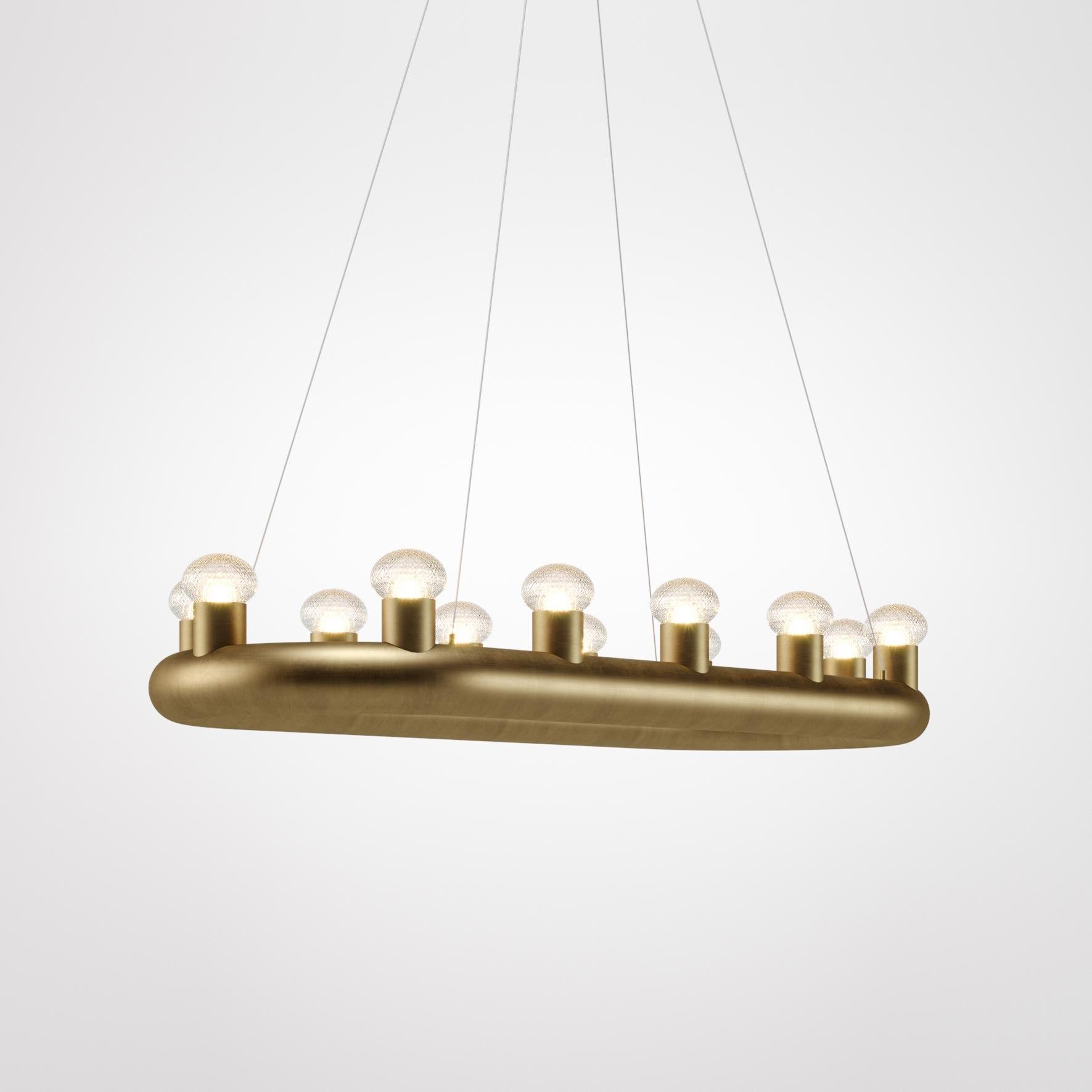 Lampada a sospensione MMM Kingdom 12 di MM Lampadari
Dimensioni: D 48 x L 121 x H 128 cm.
Materiali: Metallo e vetro di Murano. 

Tutte le nostre lampade possono essere cablate a seconda del Paese. Se viene venduto negli Stati Uniti, sarà cablato