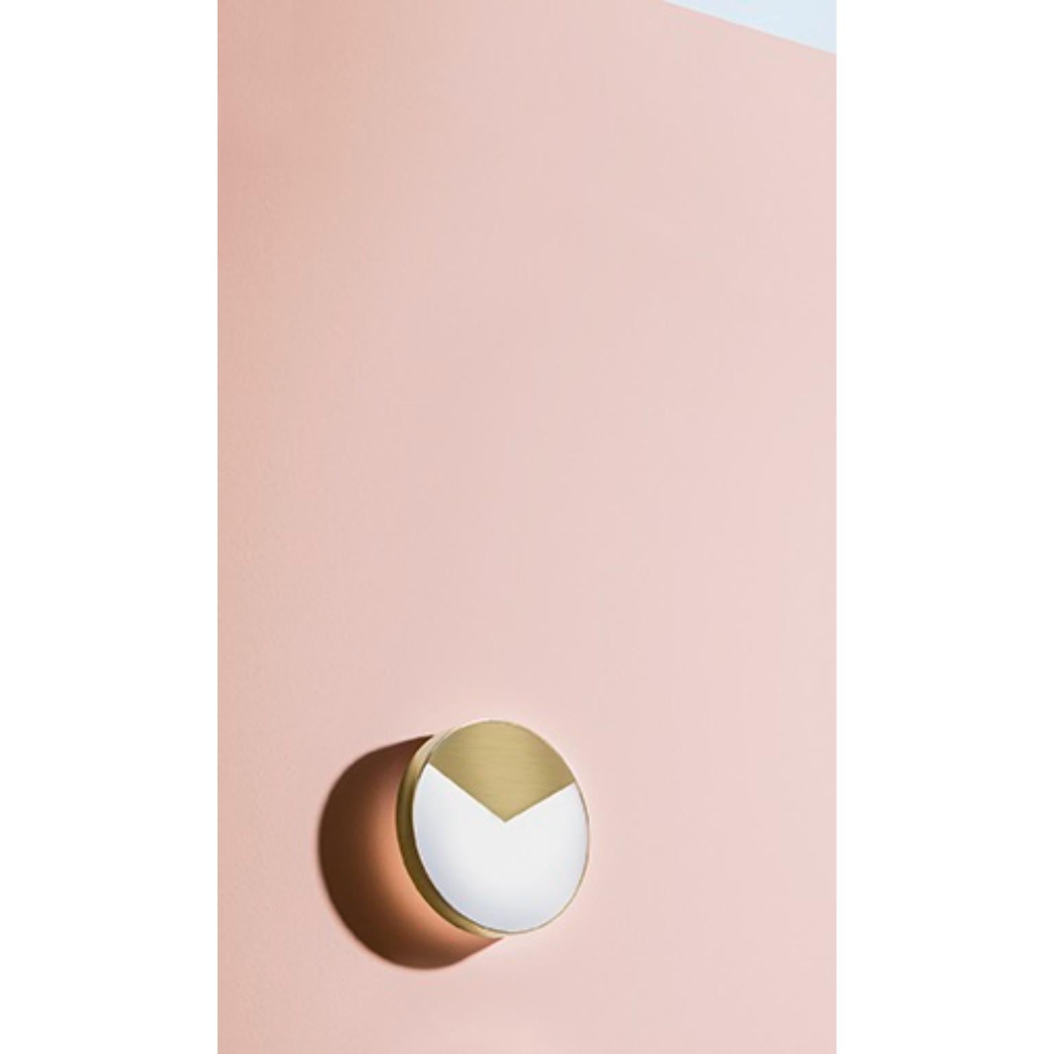 MMM Lámpara de pared Moonlight S de MM Lampadari
Dimensiones: P 9 x An 33 x Al 33 cm. 
Materiales: Vidrio y metal.

Disponible en dos tamaños diferentes. Todas nuestras lámparas pueden cablearse según cada país. Si se vende a EE.UU., se cableará