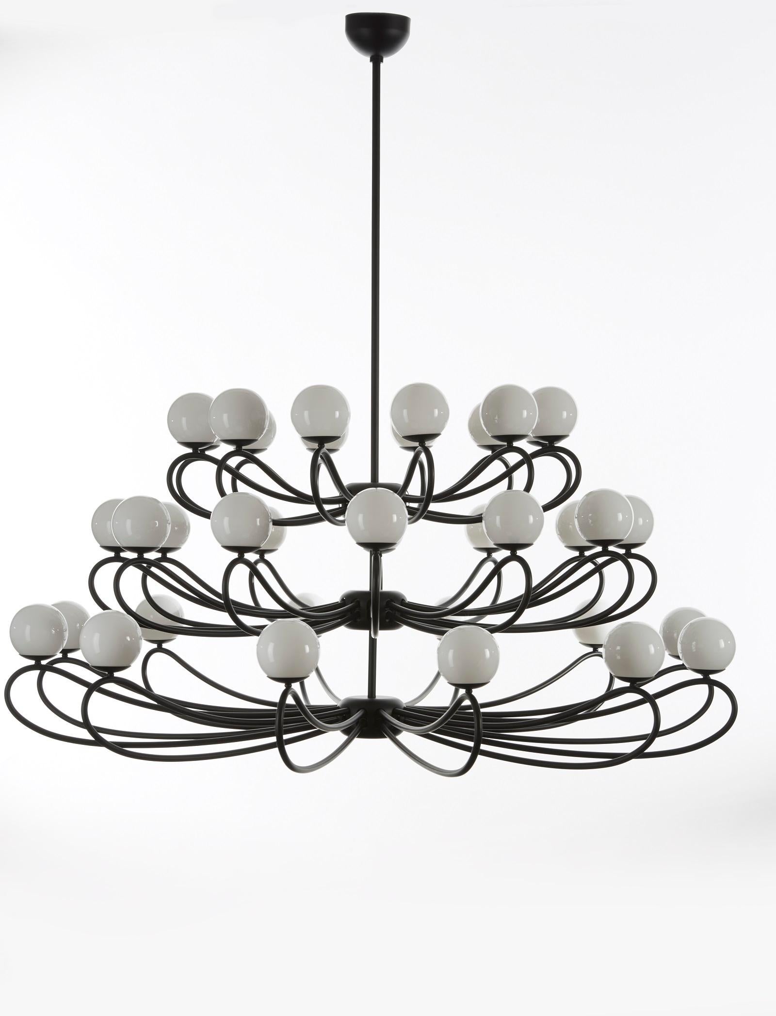 Lámpara MMM Papillon 36 de MM Lampadari
Dimensiones: Ø 160 x H 186/211.
Materiales: Vidrio y metal.

Todas nuestras lámparas pueden cablearse según cada país. Si se vende a EE.UU., se cableará para ese país, por ejemplo. Póngase en contacto con