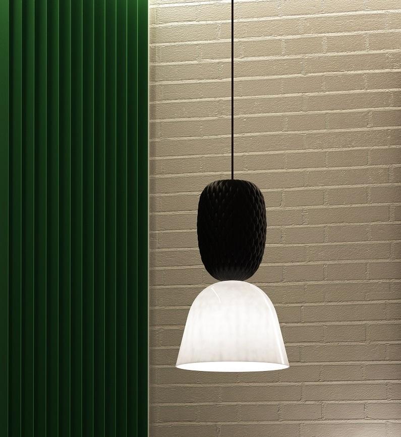 Lampada a sospensione MMM Pineapple di MM Lampadari
Dimensioni: Ø 30 x H. 50 cm. 
Materiali: Vetro e metallo.

Tutte le nostre lampade possono essere cablate a seconda del Paese. Se viene venduto negli Stati Uniti, sarà cablato per gli Stati Uniti,