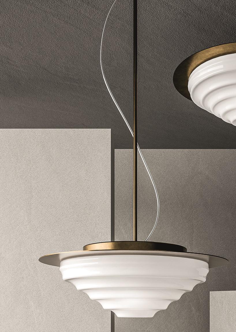 Lampada a sospensione MMM Ripple di MM Lampadari
Dimensioni: Ø 49 x H. 18 cm. 
Materiali: Cristallo e metallo.

Tutte le nostre lampade possono essere cablate a seconda del Paese. Se viene venduto negli Stati Uniti, sarà cablato per gli Stati Uniti,