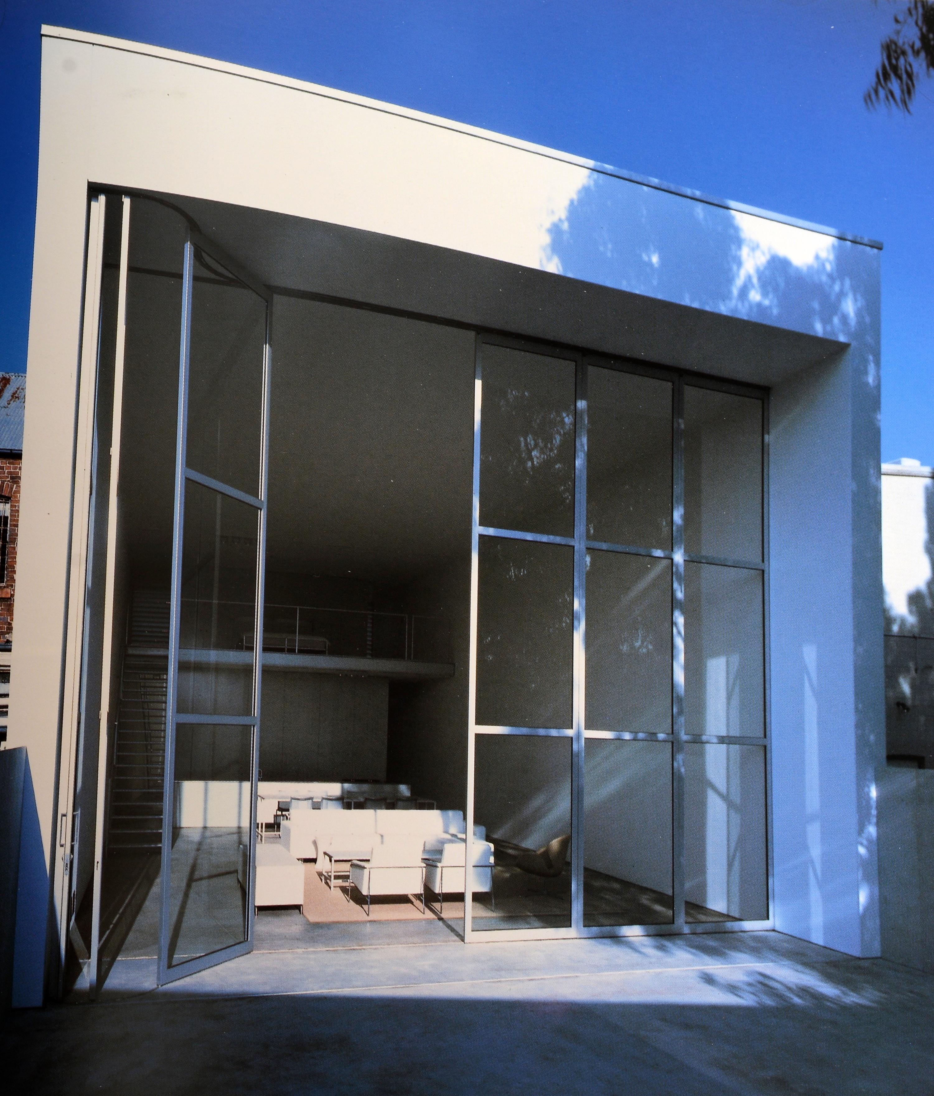 Spanish MNM: Minimalist Interiors, First Edition