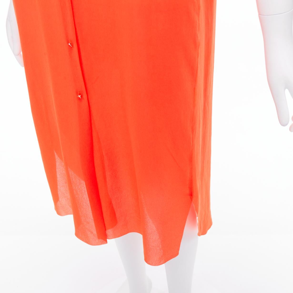 MO & CO - Robe midi orange à col noué et boutons dorés M en vente 2