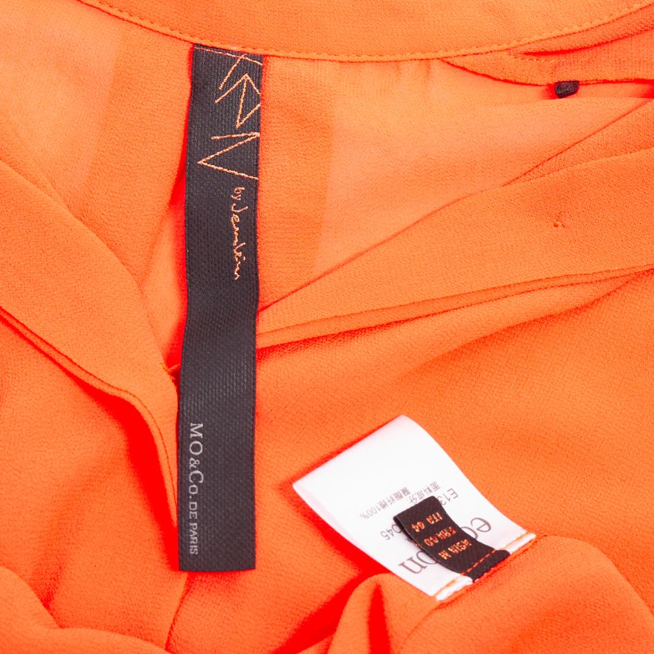 MO & CO - Robe midi orange à col noué et boutons dorés M en vente 3