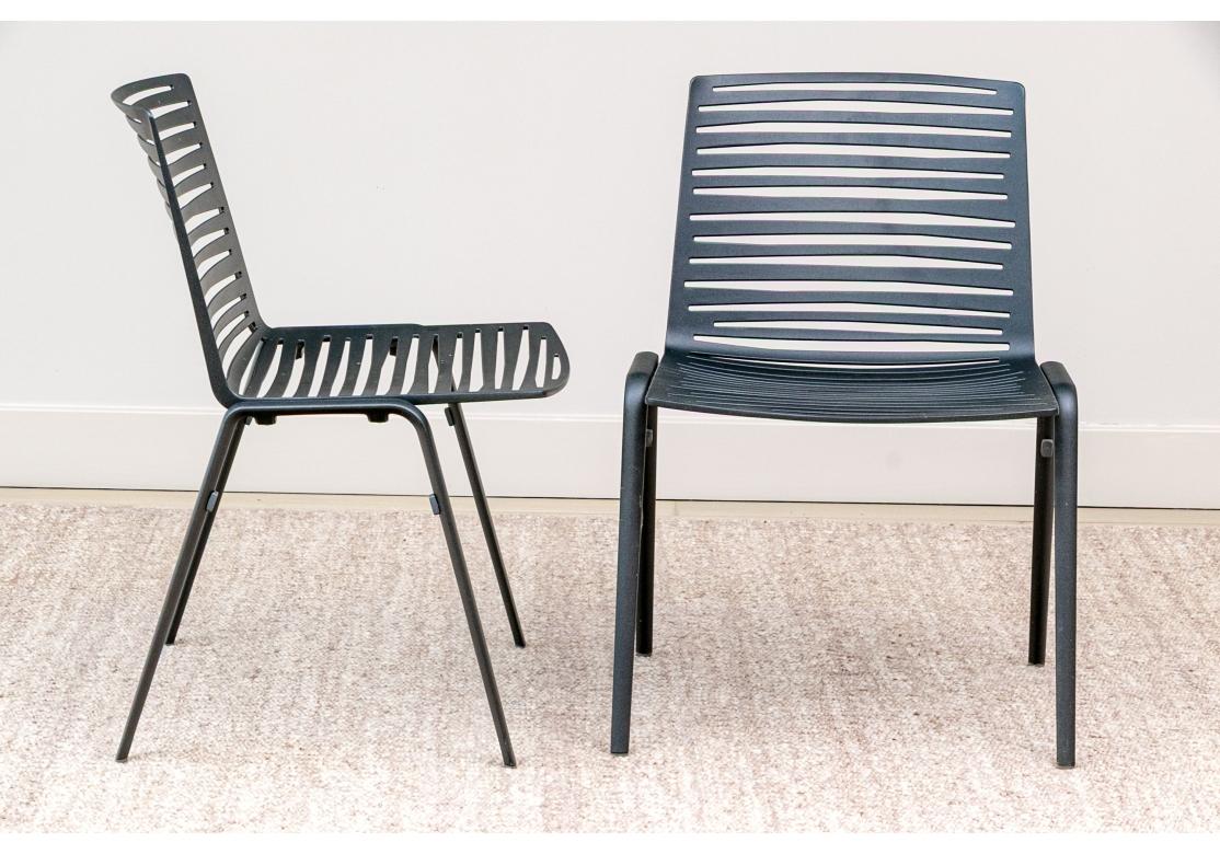 MOAI Italian Round Dining Table & 6 MOAI Stackable Zebra Chairs In Good Condition For Sale In Bridgeport, CT