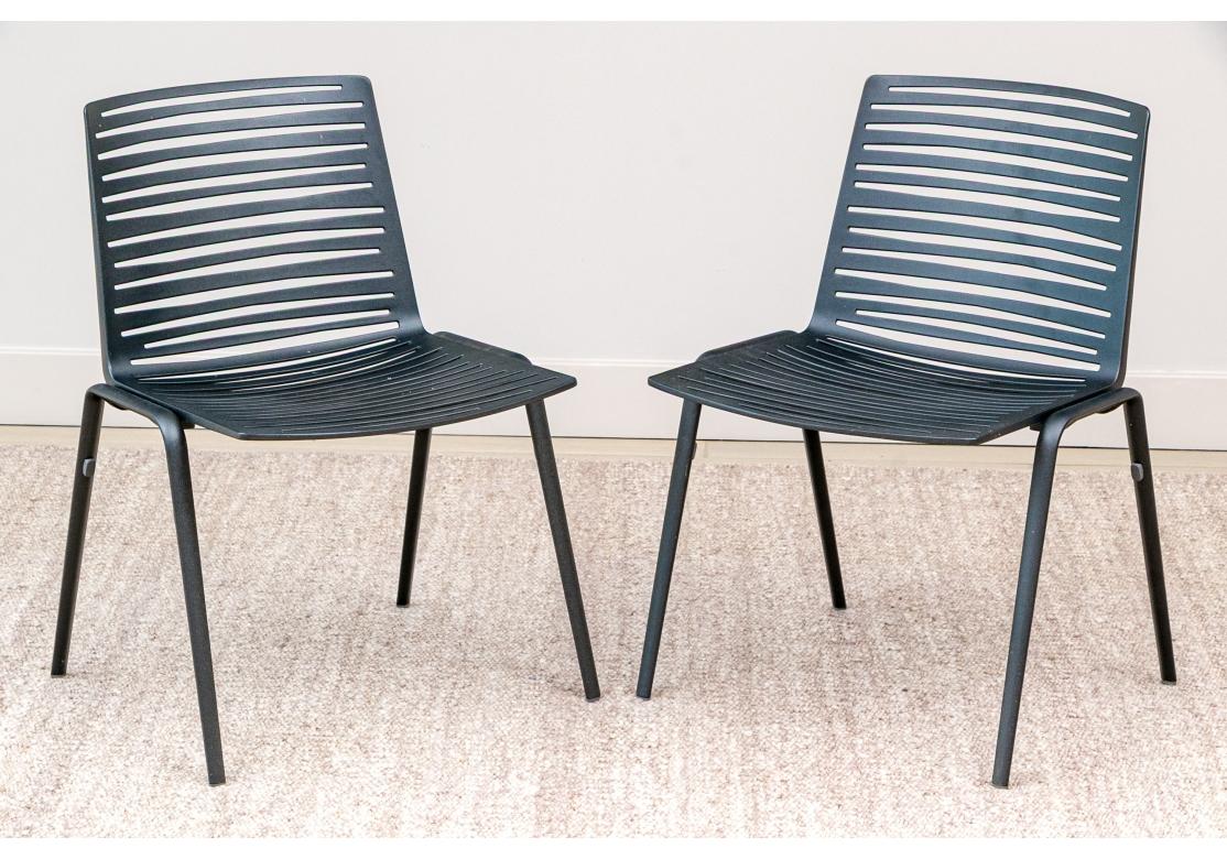 Aluminum MOAI Italian Round Dining Table & 6 MOAI Stackable Zebra Chairs For Sale
