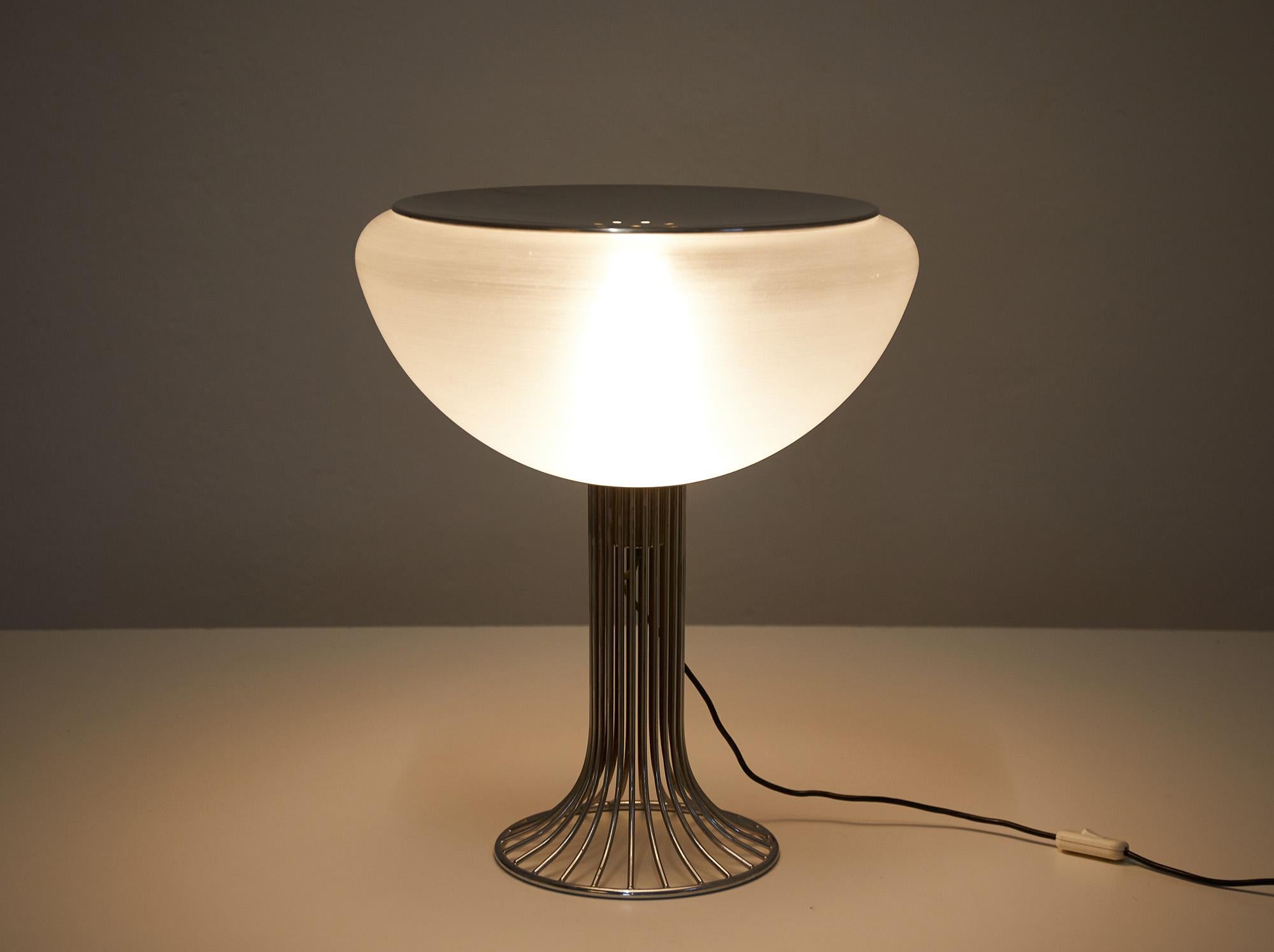 Mid-Century Modern Moana chromed metal table/floor lamp by Luigi Massoni for DH Guzzini, Italy 1970 For Sale