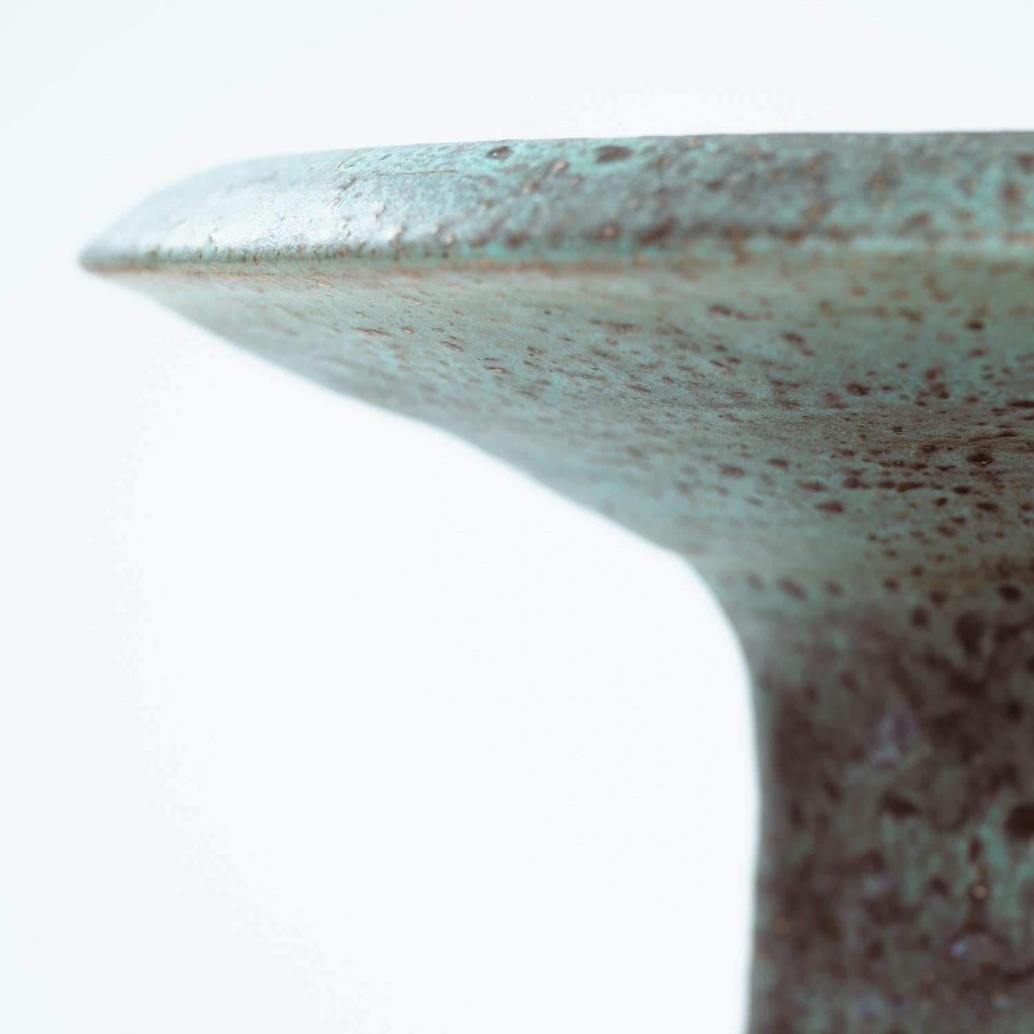 Dutch green pottery Mobach brutalist large vase, The Netherlands, 1970s For Sale 3