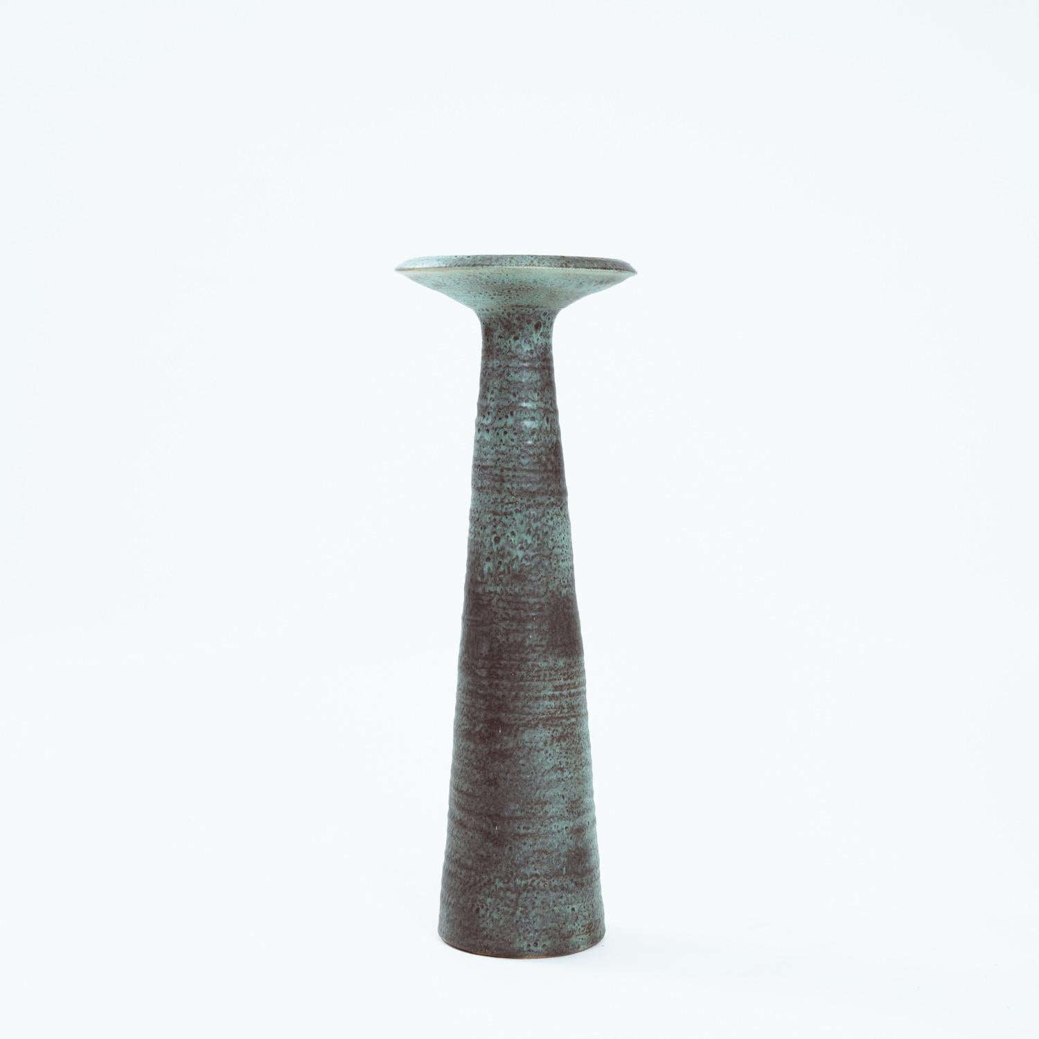Dutch green pottery Mobach brutalist large vase, The Netherlands, 1970s For Sale 4