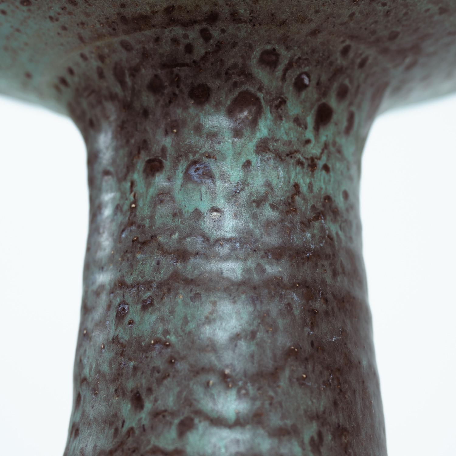 Brutalist Dutch green pottery Mobach brutalist large vase, The Netherlands, 1970s For Sale