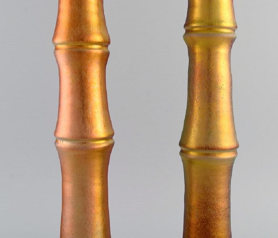 Mobach, Niederlande, zwei einzigartige, schlanke Vasen aus glasierter Keramik (Moderne) im Angebot