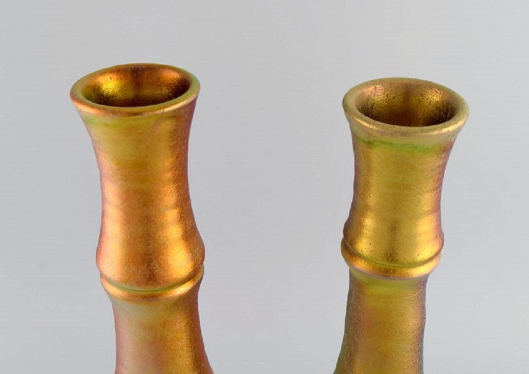 Mobach, Niederlande, zwei einzigartige, schlanke Vasen aus glasierter Keramik (Glasiert) im Angebot