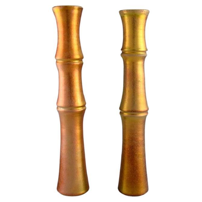 Mobach, Niederlande, zwei einzigartige, schlanke Vasen aus glasierter Keramik