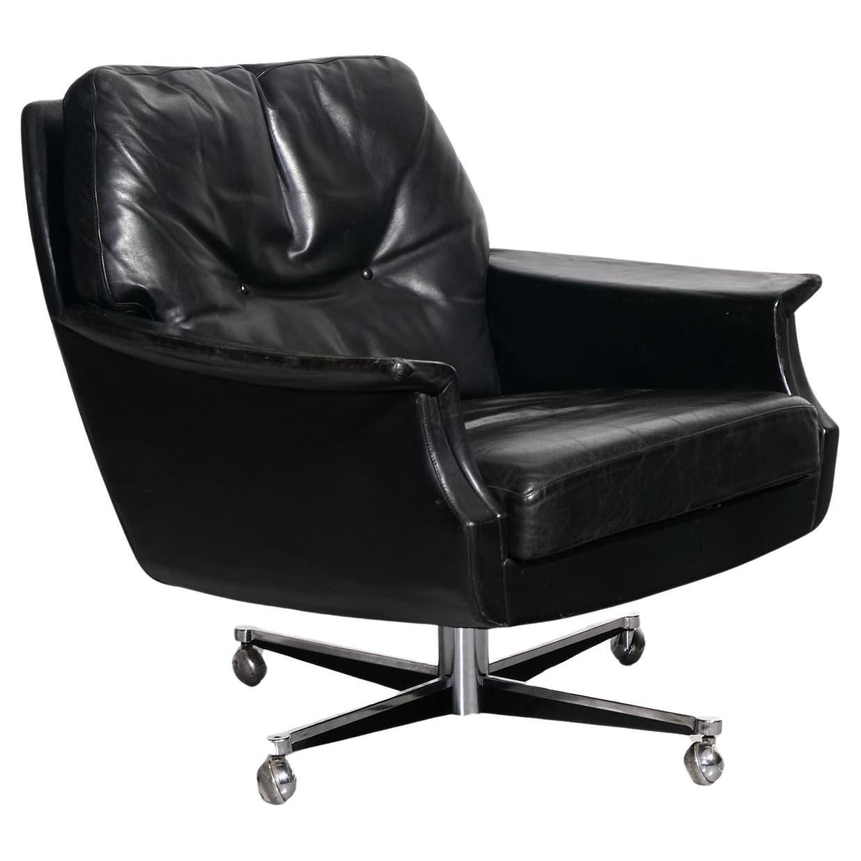 Möbel Mann Swivel Base Armchair