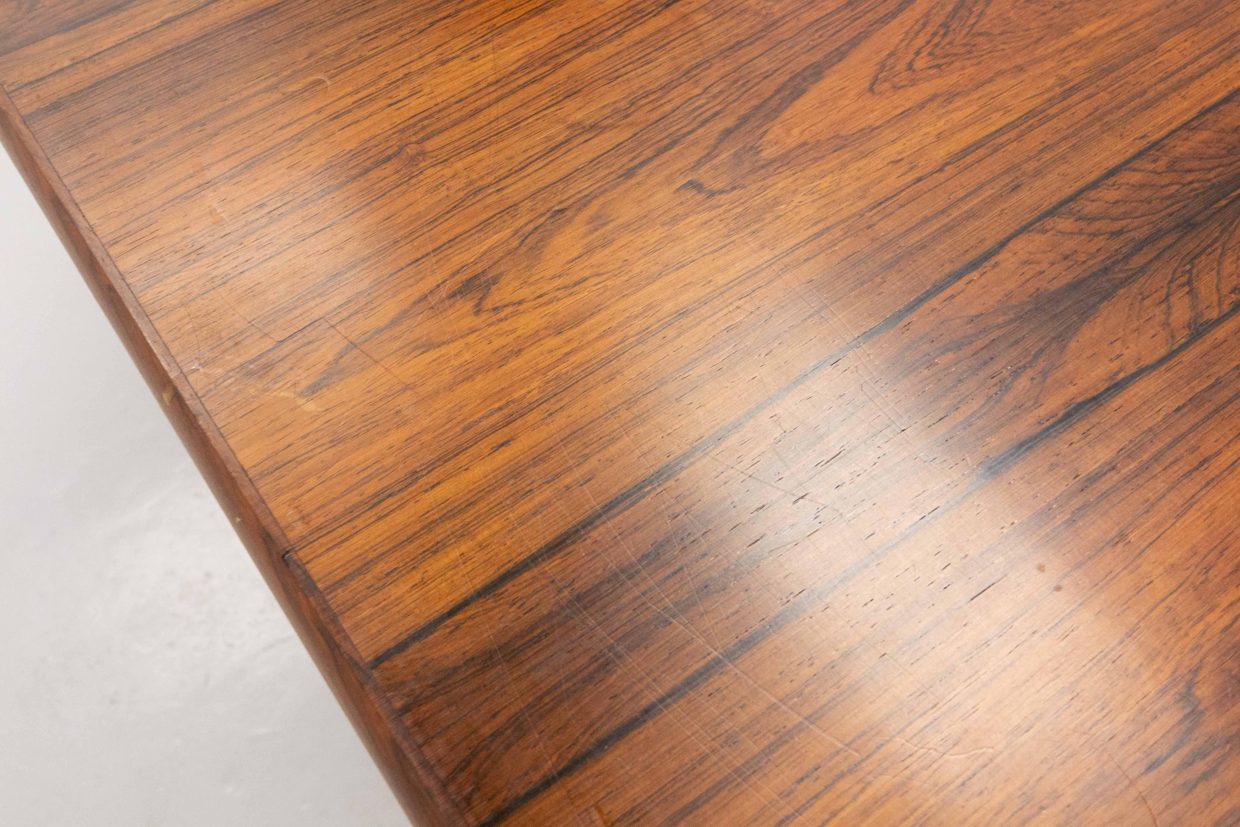 Mobelfabrik Round Dining Extending Table, Red Exotic Wood, Denmark 1960 7