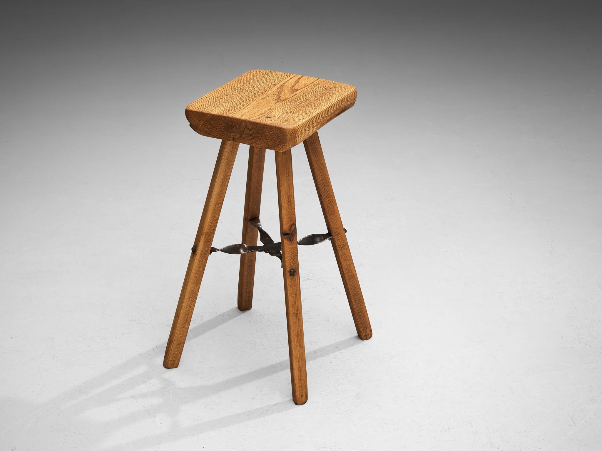 Mobichalet Brutalist Bar Stools in Blond Pine Wood and Iron For Sale 2