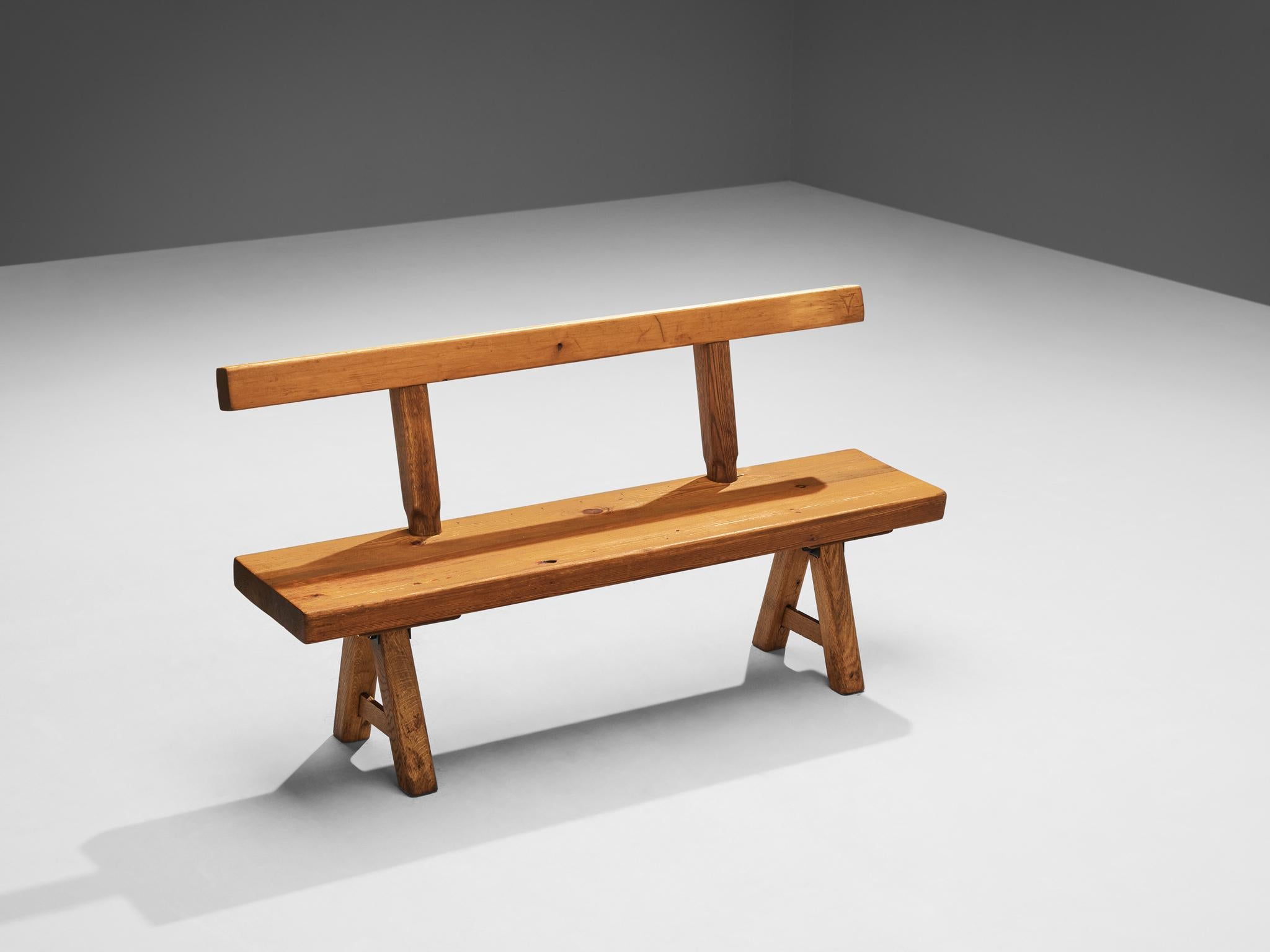 Mobichalet, bench, oak, pine, Belgium, 1950s

This rustic bench will come forward nicely in a relaxing atmosphere, like a patio or a studio space. The brutalist appearance is expressed through robust forms and strong lines. The viewer can follow the