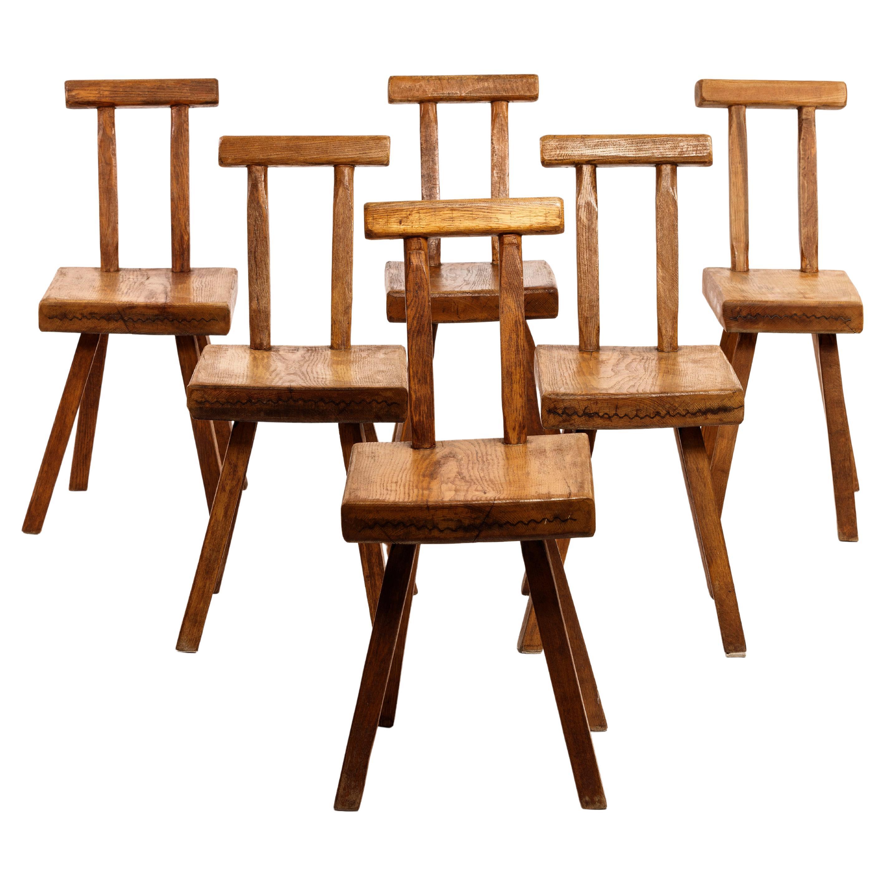 Mobichalet Brutalist set of 6 chairs with signature Corrugated staples 1950 For Sale