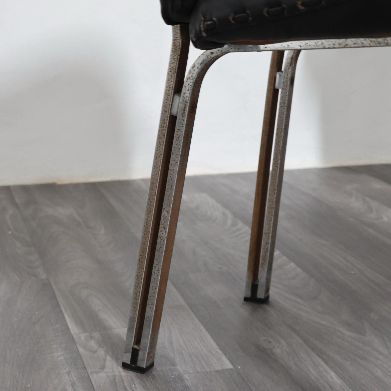 Acier Mobil Girgi Set Da Pranzo 4 Poltroncine In Acciaio E Pelle Design Anni '70 en vente