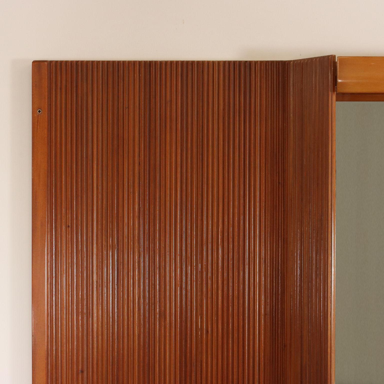 Armario de pared de los años 50 de Manifattura Italiana Moderno de mediados de siglo en venta