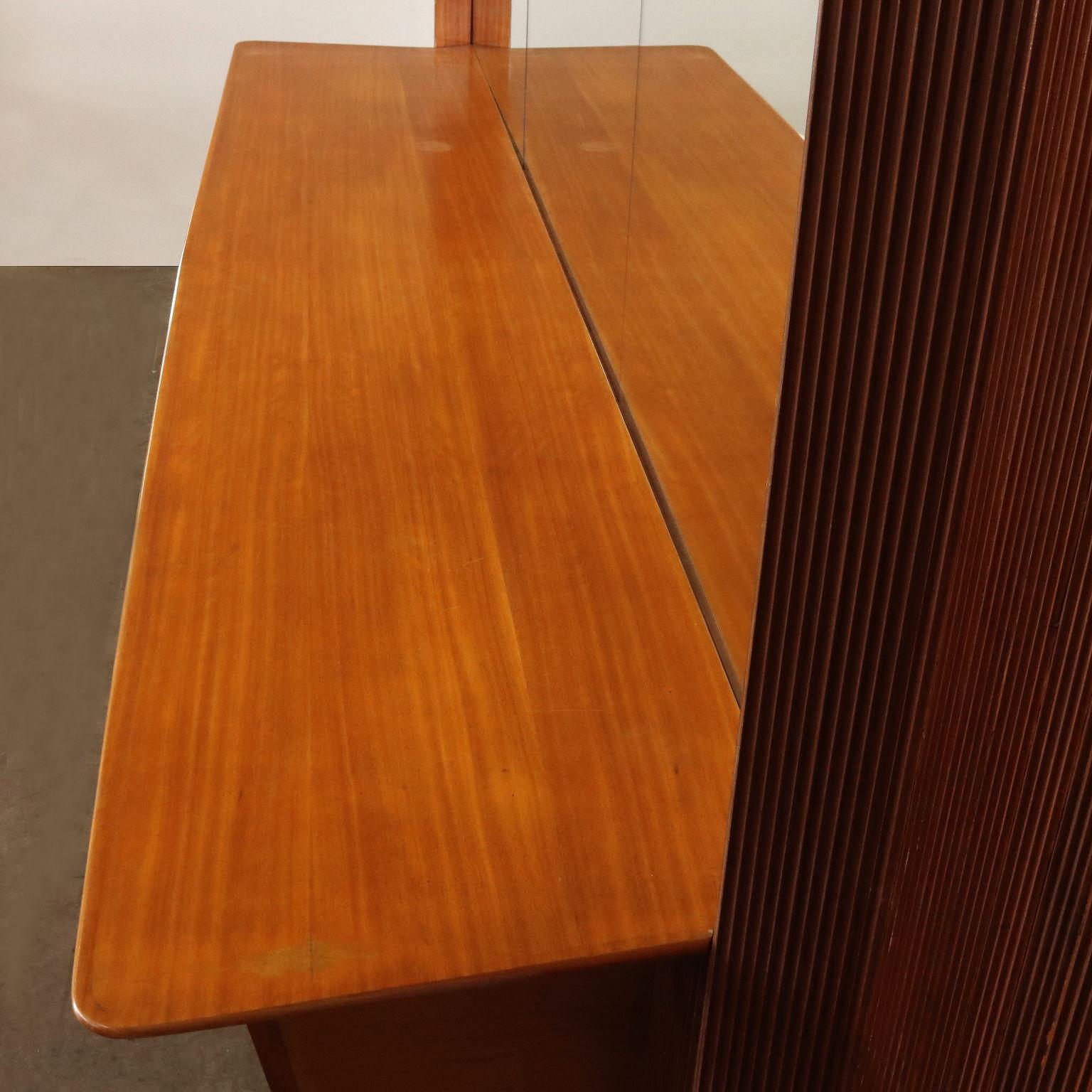 Armario de pared de los años 50 de Manifattura Italiana en Excelente estado para la venta en Milano, IT